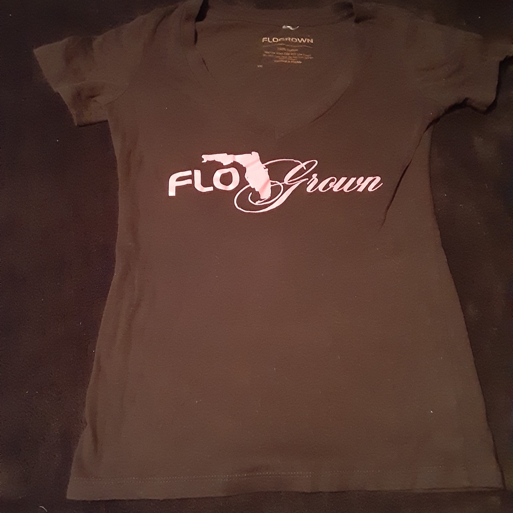 Flo grown t shirt